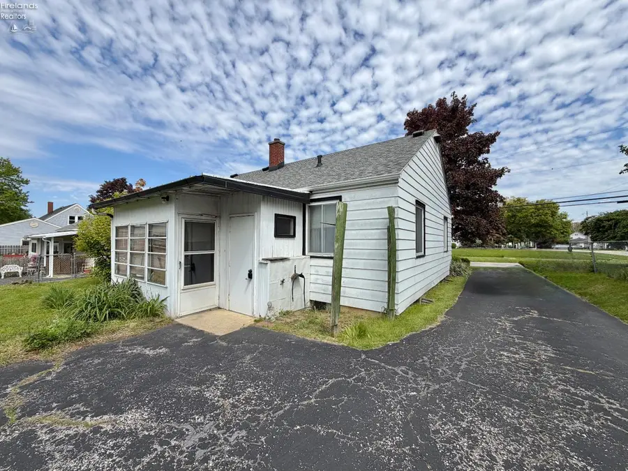 605 Gardner Street, Bellevue, OH 44811 - #3