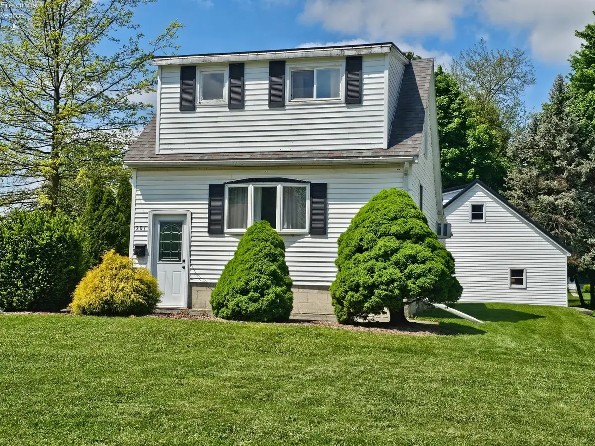 201 Brinker Street, Bellevue, OH 44811 - #1