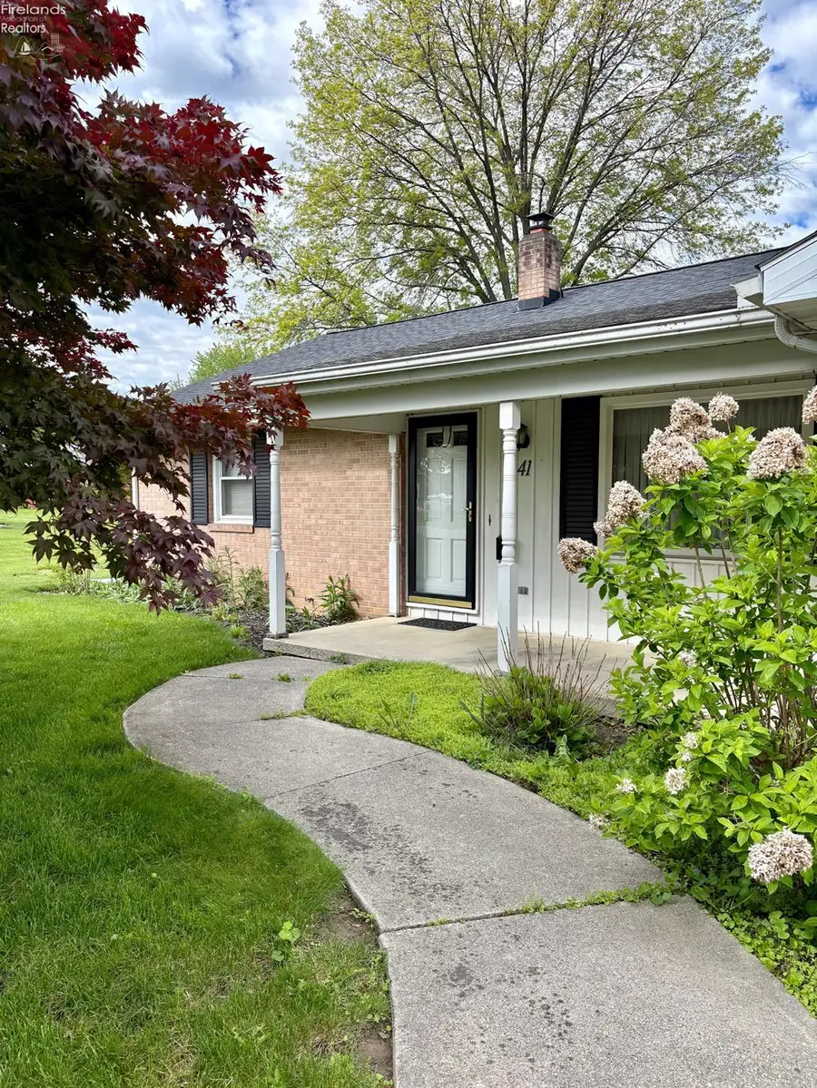 41 Oakwood Drive, Tiffin, OH 44883 - #2