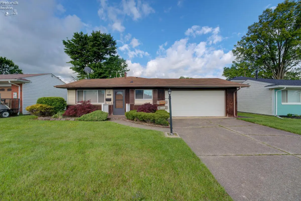 4700 Willow Avenue, Lorain, OH 44055 - #1