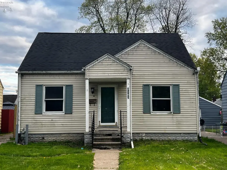 3162 Lincoln Street, Lorain, OH 44052 - #3