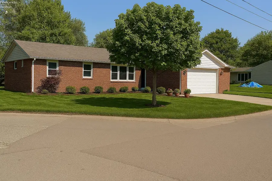 925 Nautical Drive, Vermilion, OH 44089 - #3