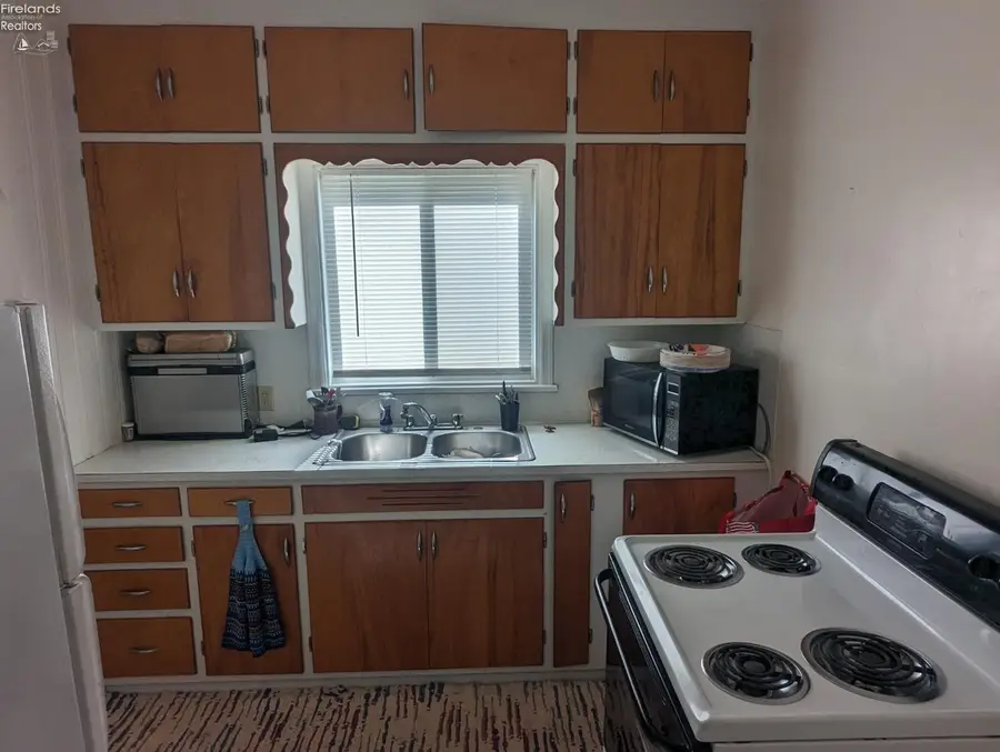 715 South Street, Fremont, OH 43420 - #2
