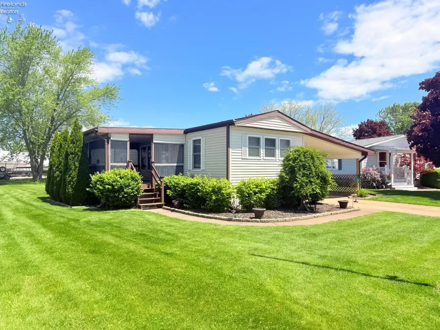 35 E Bass Circle, Marblehead, OH 43440 - #2