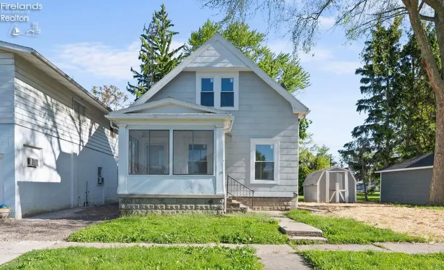 226 W 5th Street, Port Clinton, OH 43452 - #2