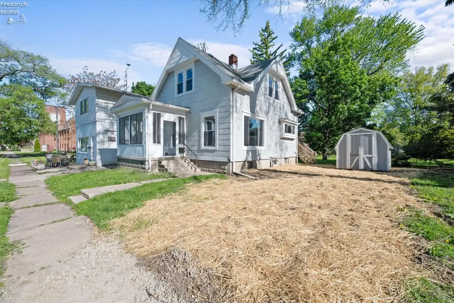226 W 5th Street, Port Clinton, OH 43452 - #3