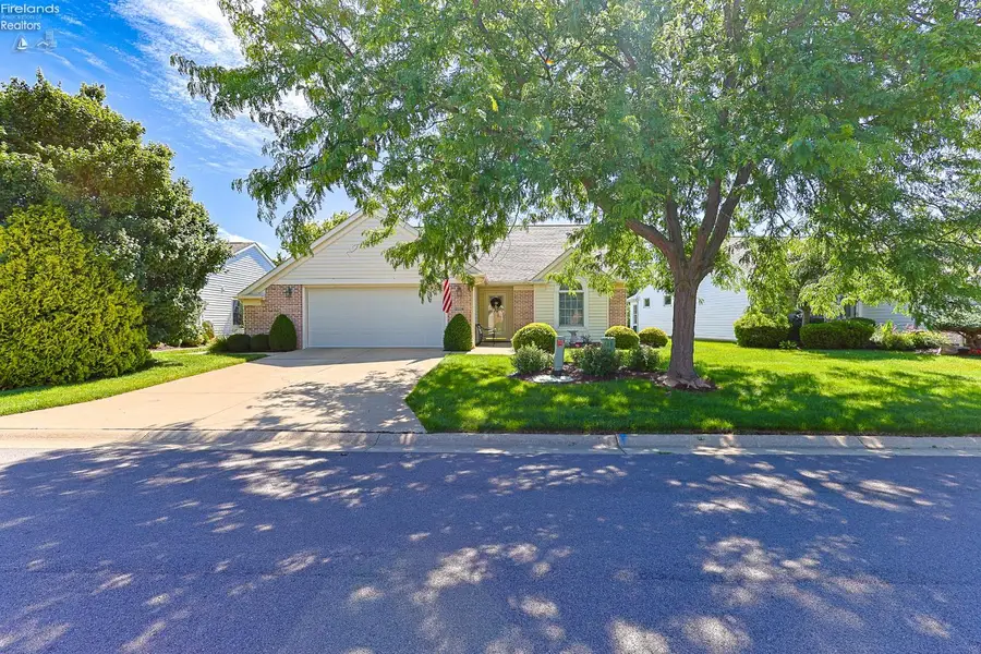 2116 Lakefield Drive, Huron, OH 44839 - #2
