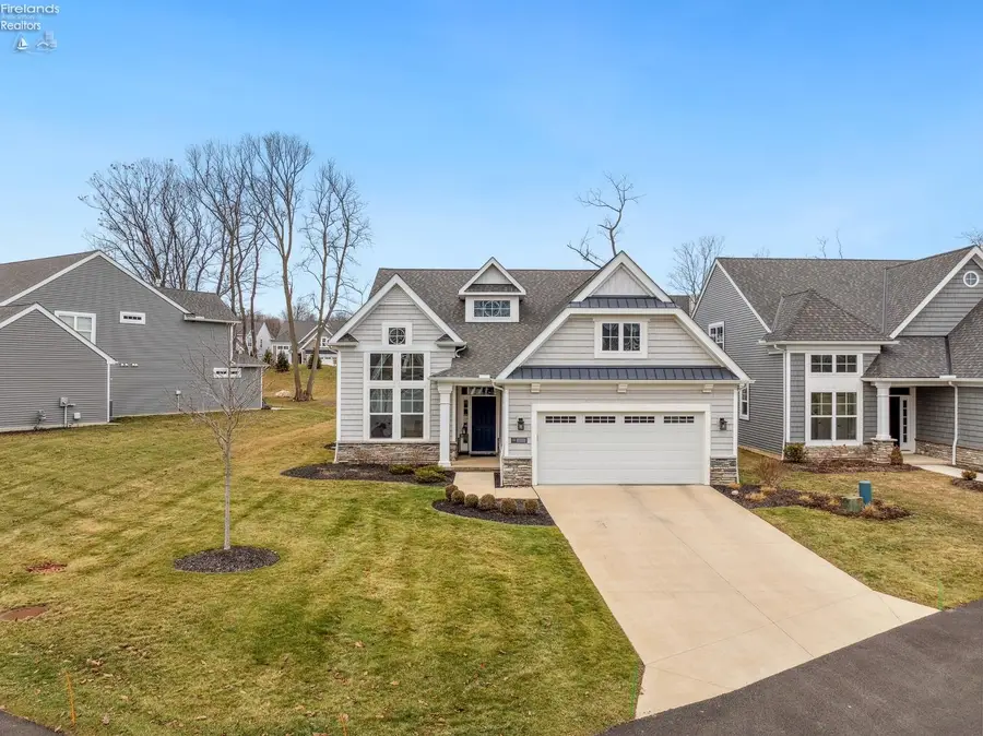4865 E Tradewinds Drive, Port Clinton, OH 43452 - #2