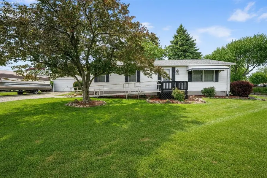 550 S Tiffin Street, Port Clinton, OH 43452 - #3