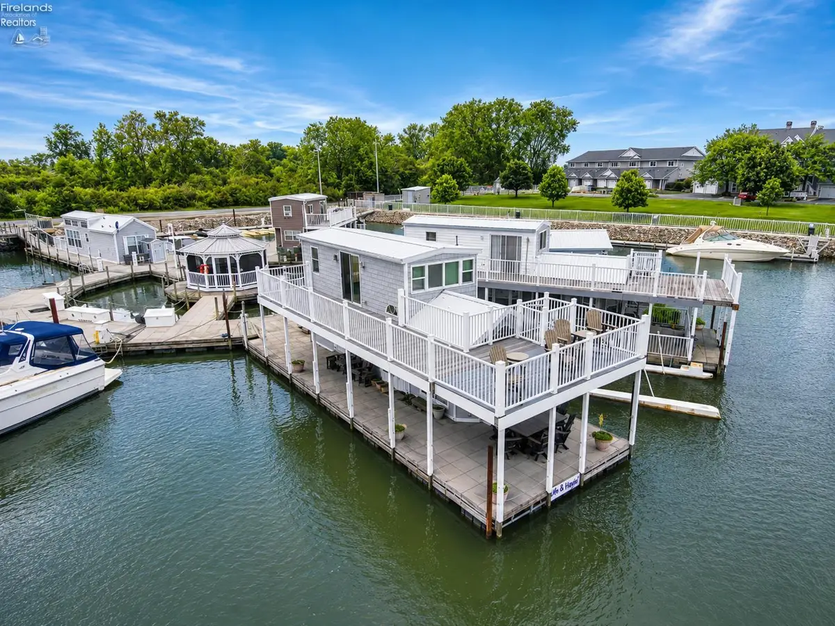 1805 W Lakeshore Drive, Port Clinton, OH 43452 - #1