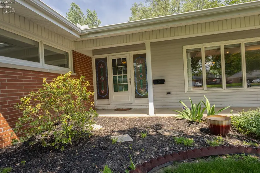 2704 Eastwood Drive, Sandusky, OH 44870 - #2
