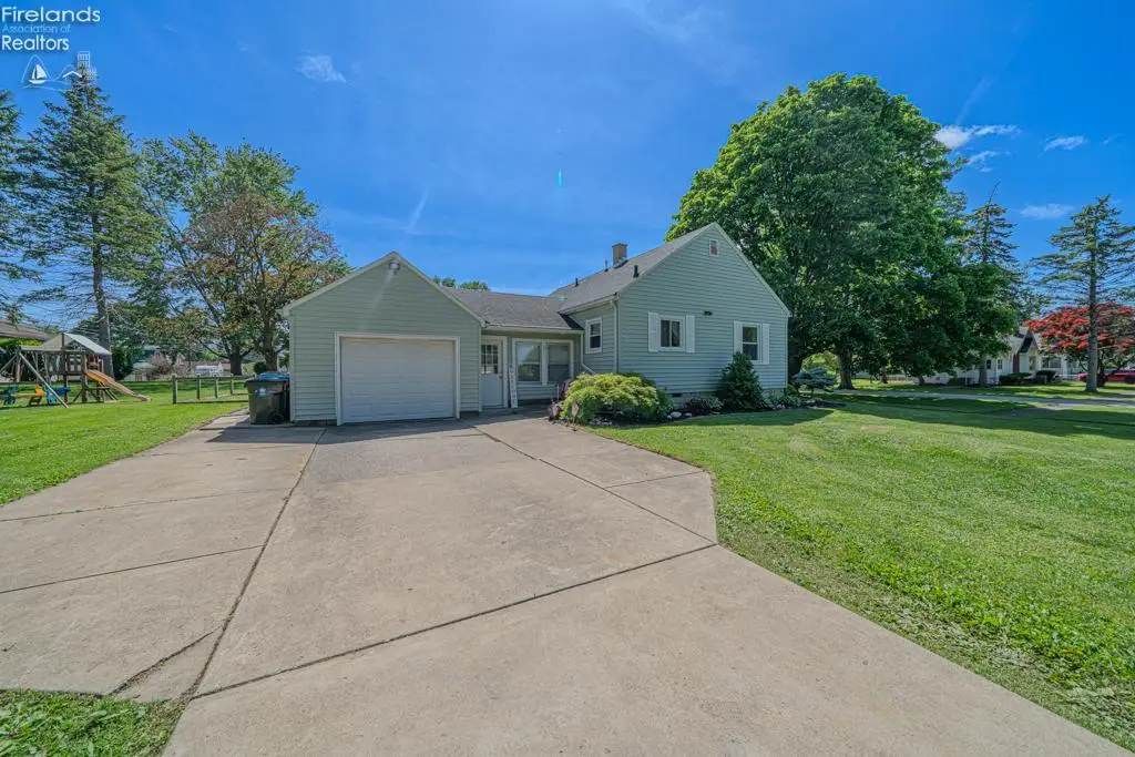 541 Fourth Street, Fremont, OH 43420 - #1