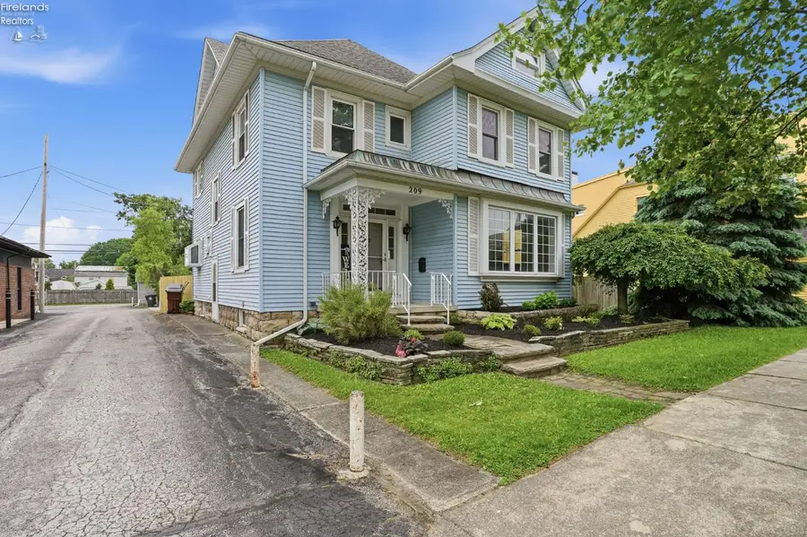 209 Jefferson Street, Tiffin, OH 44883 - #2