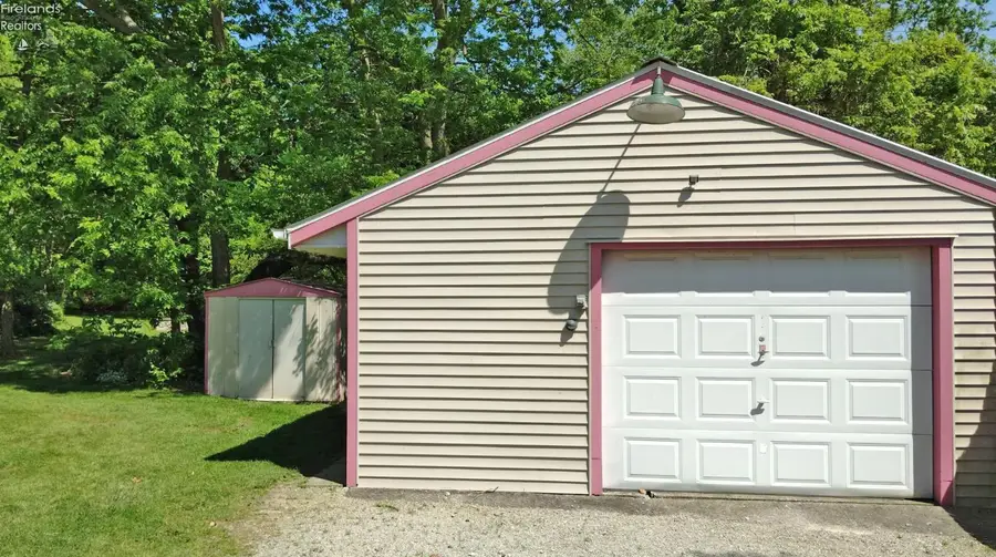 136 Sunset Drive, Kelleys Island, OH 43438 - #3