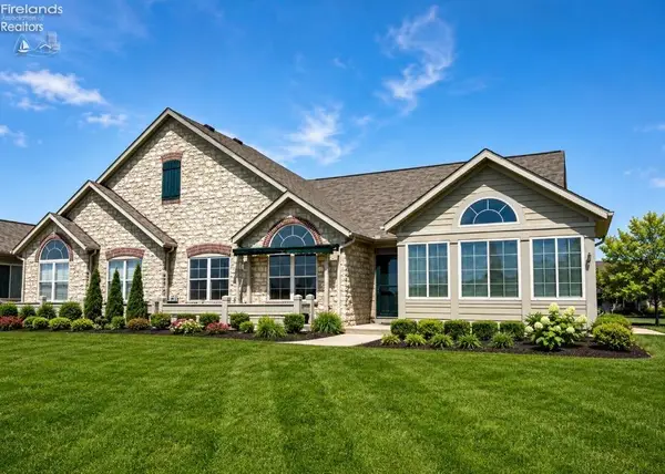 2695 Canterbury Circle #B, Port Clinton, OH 43452