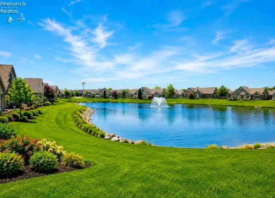 2695 Canterbury Circle #B, Port Clinton, OH 43452 - #2