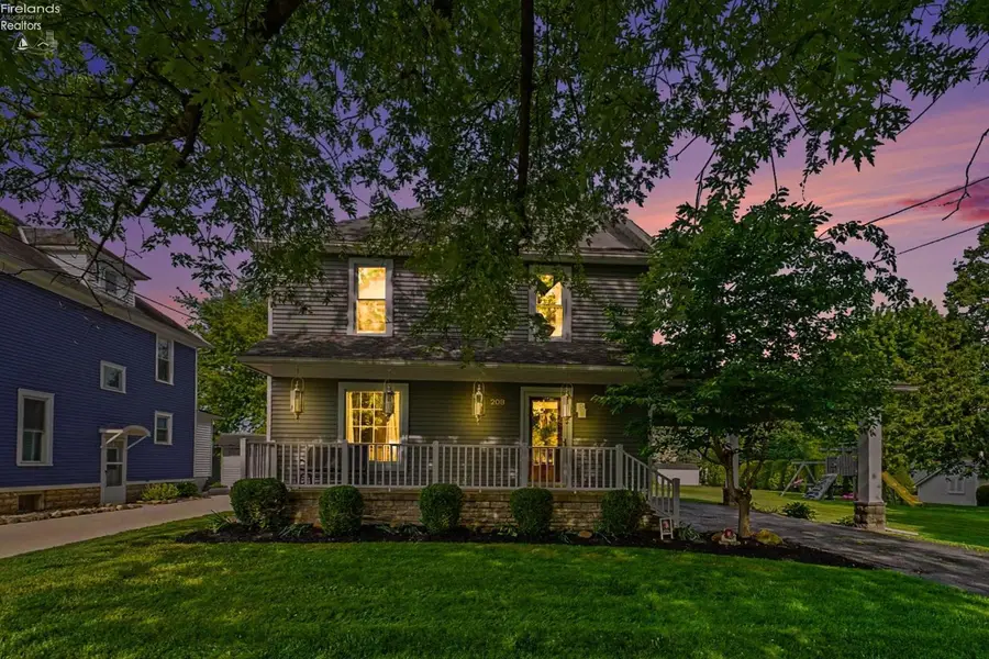 208 Kinney, Bellevue, OH 44811 - #2