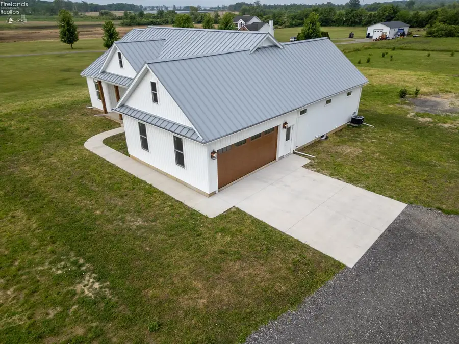 1290 S Hartshorn Road, Marblehead, OH 43440 - #2