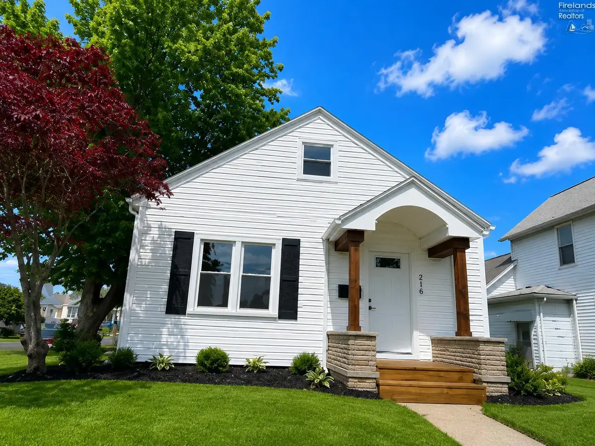 216 S Buchanan Street, Fremont, OH 43420 - #1