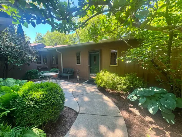 3917 Hilltop Drive #11, Huron, OH 44839