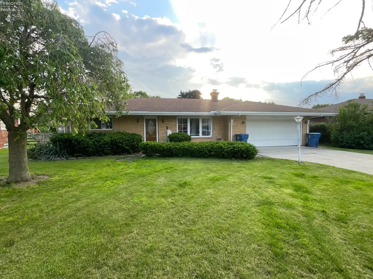 209 Parkview Drive, Walbridge, OH 43465 - #1