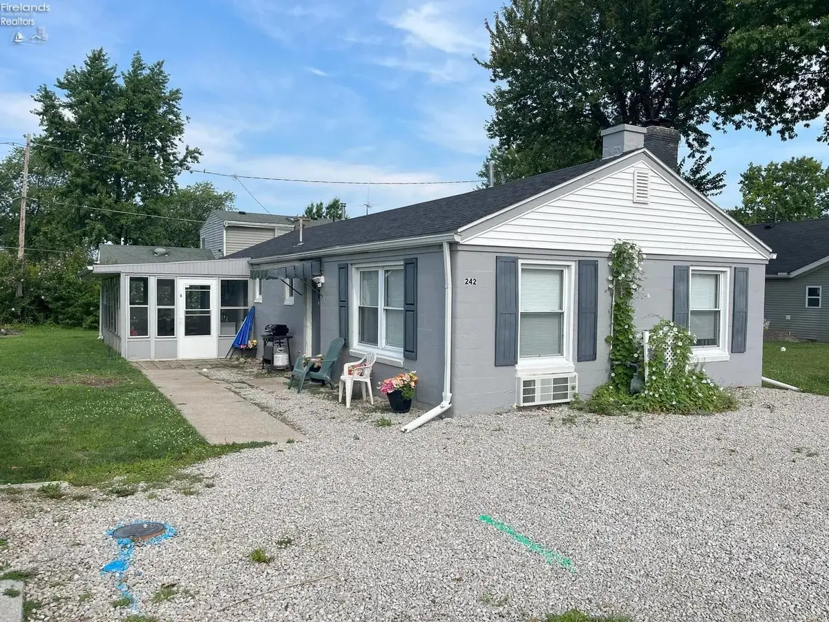 242 N Worthy Street, Marblehead, OH 43440 - #1