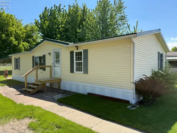 45 E Bass Circle, Marblehead, OH 43440