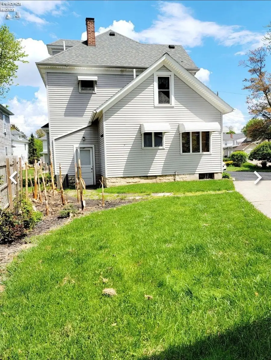 209 Greenwood Heights, Bellevue, OH 44811 - #2