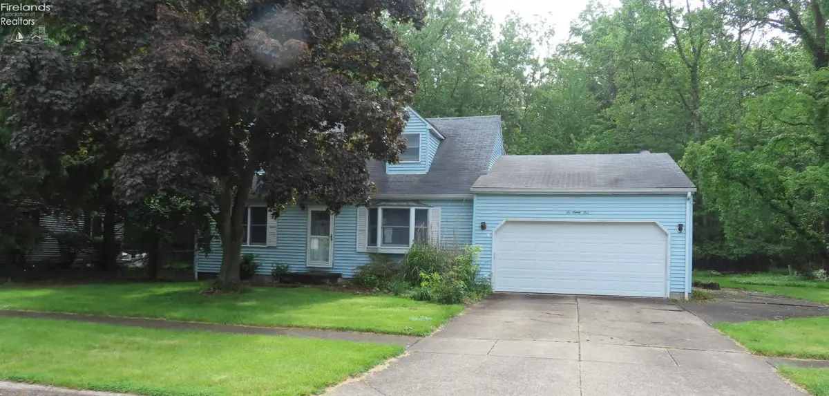 695 Morris Drive, Vermilion, OH 44089 - #1