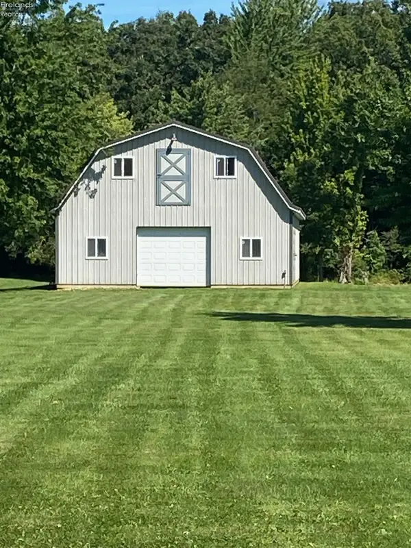 5218 Ferry Road, Wakeman, OH 44889