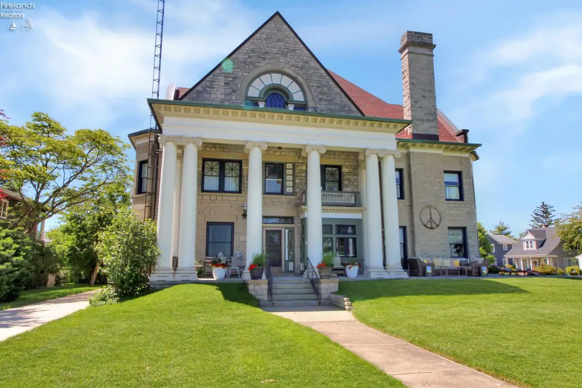 504 E Perry Street, Port Clinton, OH 43452 - #1