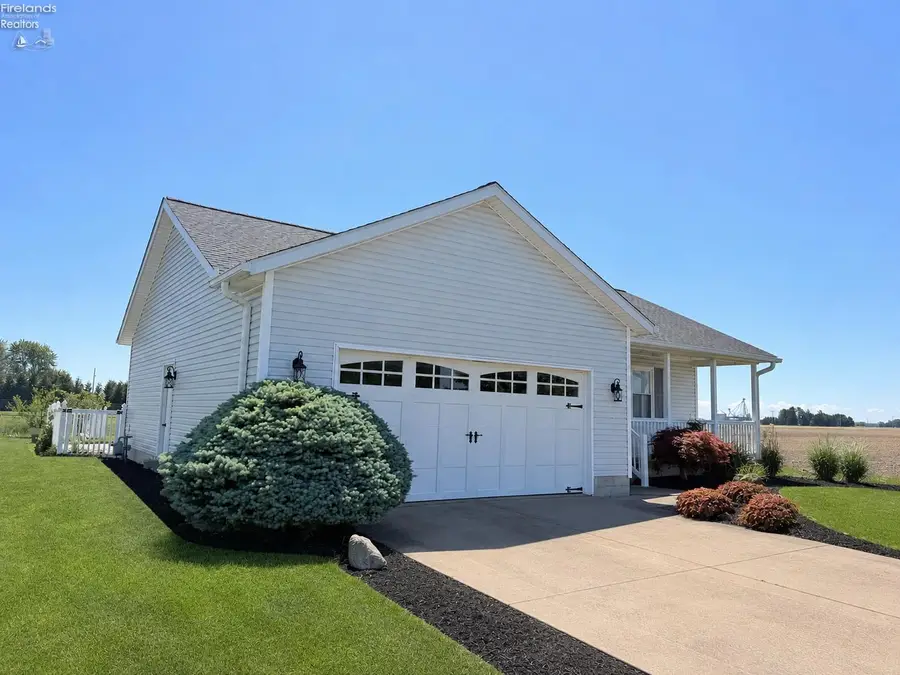 33 Southland Way, Fremont, OH 43420 - #2