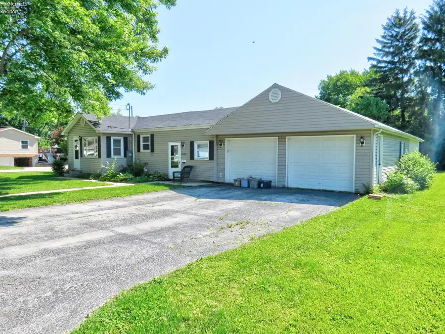 1026 Lincoln Avenue, Fostoria, OH 44830 - #2