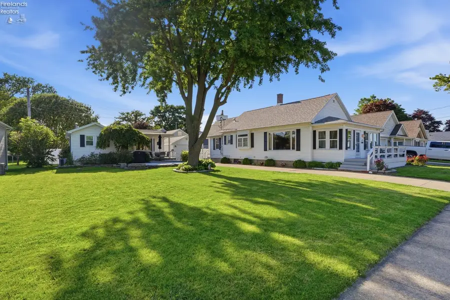 116 Ash Street, Port Clinton, OH 43452 - #3