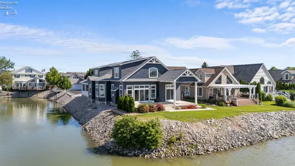 5256 E Ellithorpe Drive, Port Clinton, OH 43452