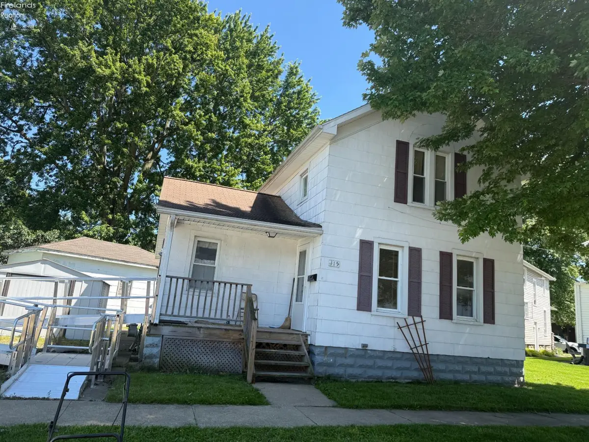 315 Jackson Street, Fremont, OH 43420 - #1
