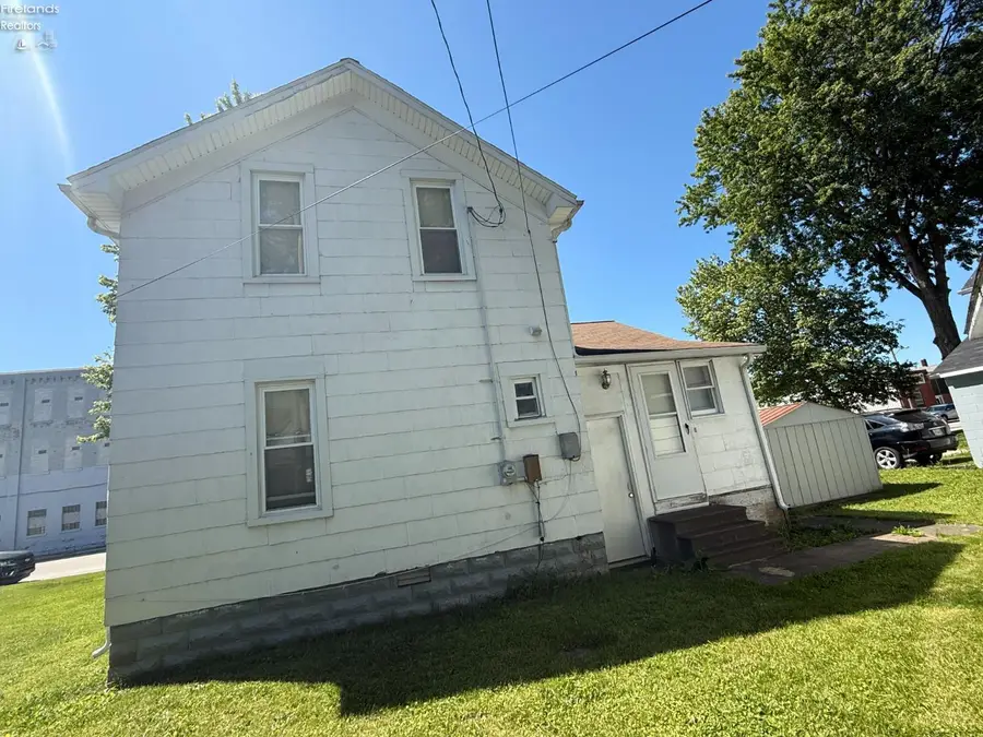 315 Jackson Street, Fremont, OH 43420 - #3