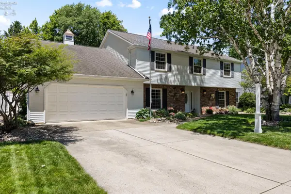 54 Glendale Avenue, Fremont, OH 43420