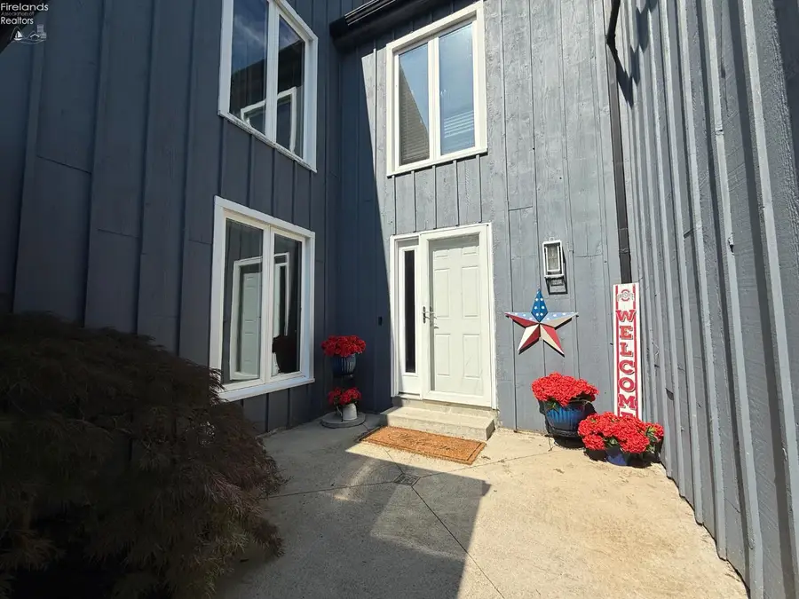 3931 Hilltop Drive, Huron, OH 44839 - #3