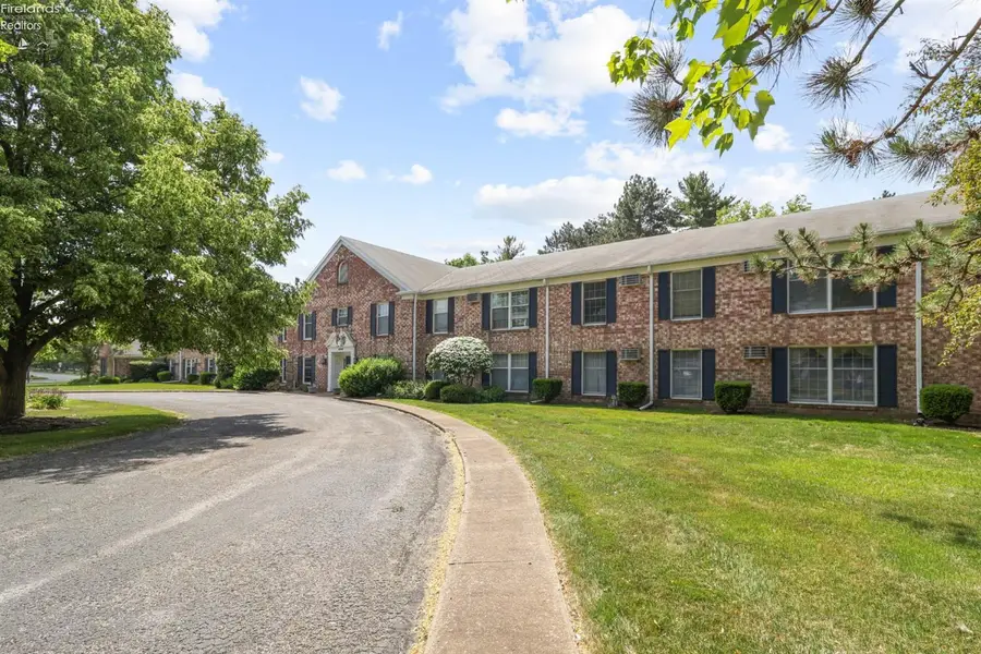 4704 Venice Heights Boulevard #215, Sandusky, OH 44870 - #3