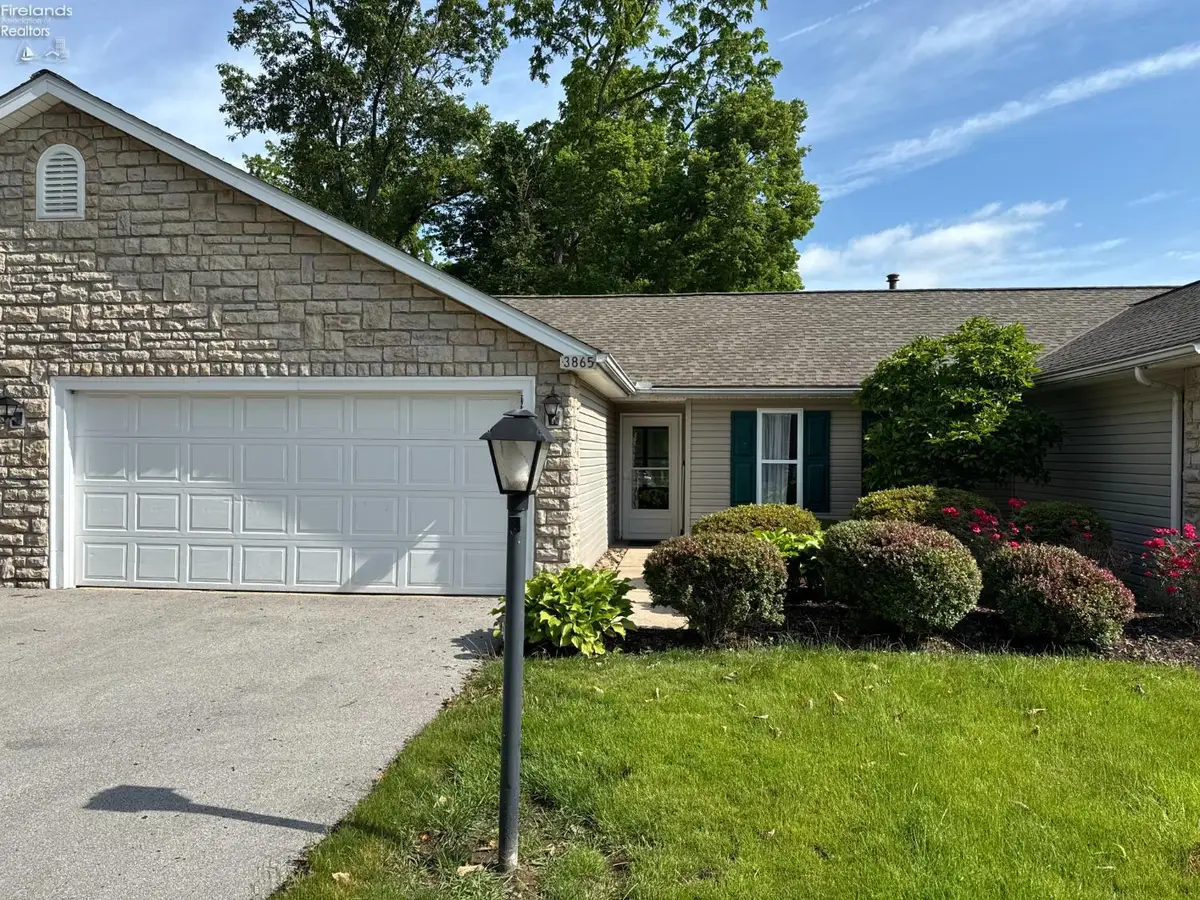 3865 E Vineyard Village Drive, Port Clinton, OH 43452 - #1