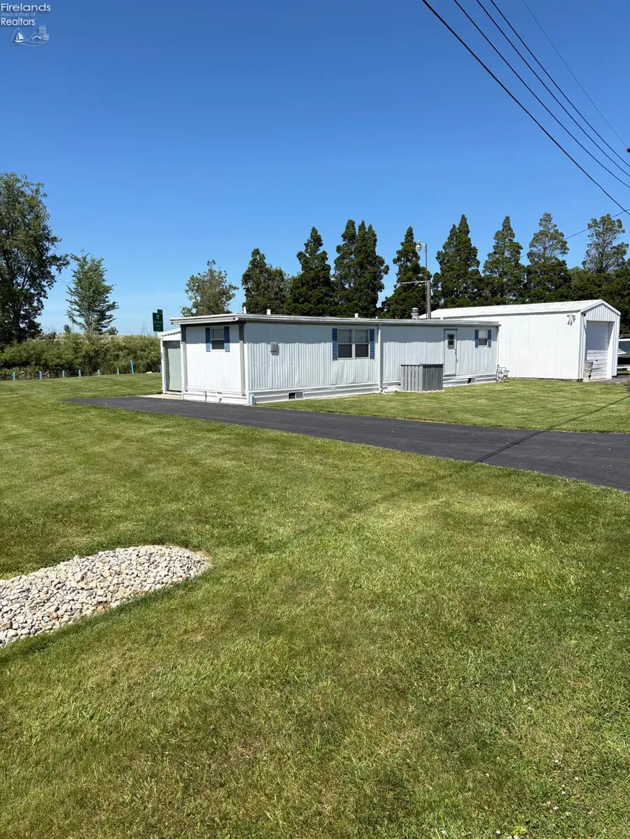 2825 W Risingsun Road, Port Clinton, OH 43452 - #2