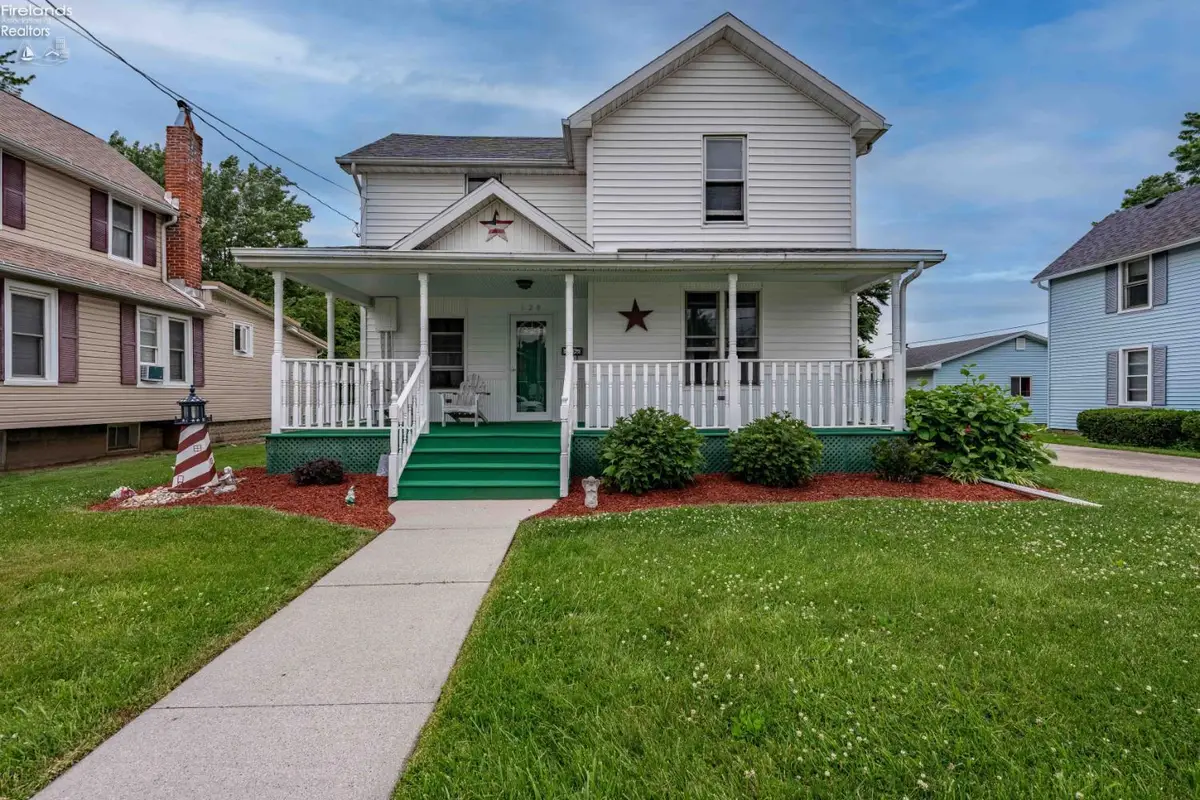 120 W Park Street, Oak Harbor, OH 43449 - #1