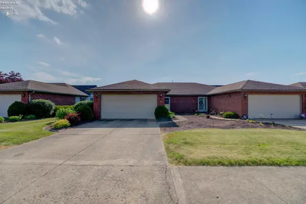 212 Crestwood, Willard, OH 44890