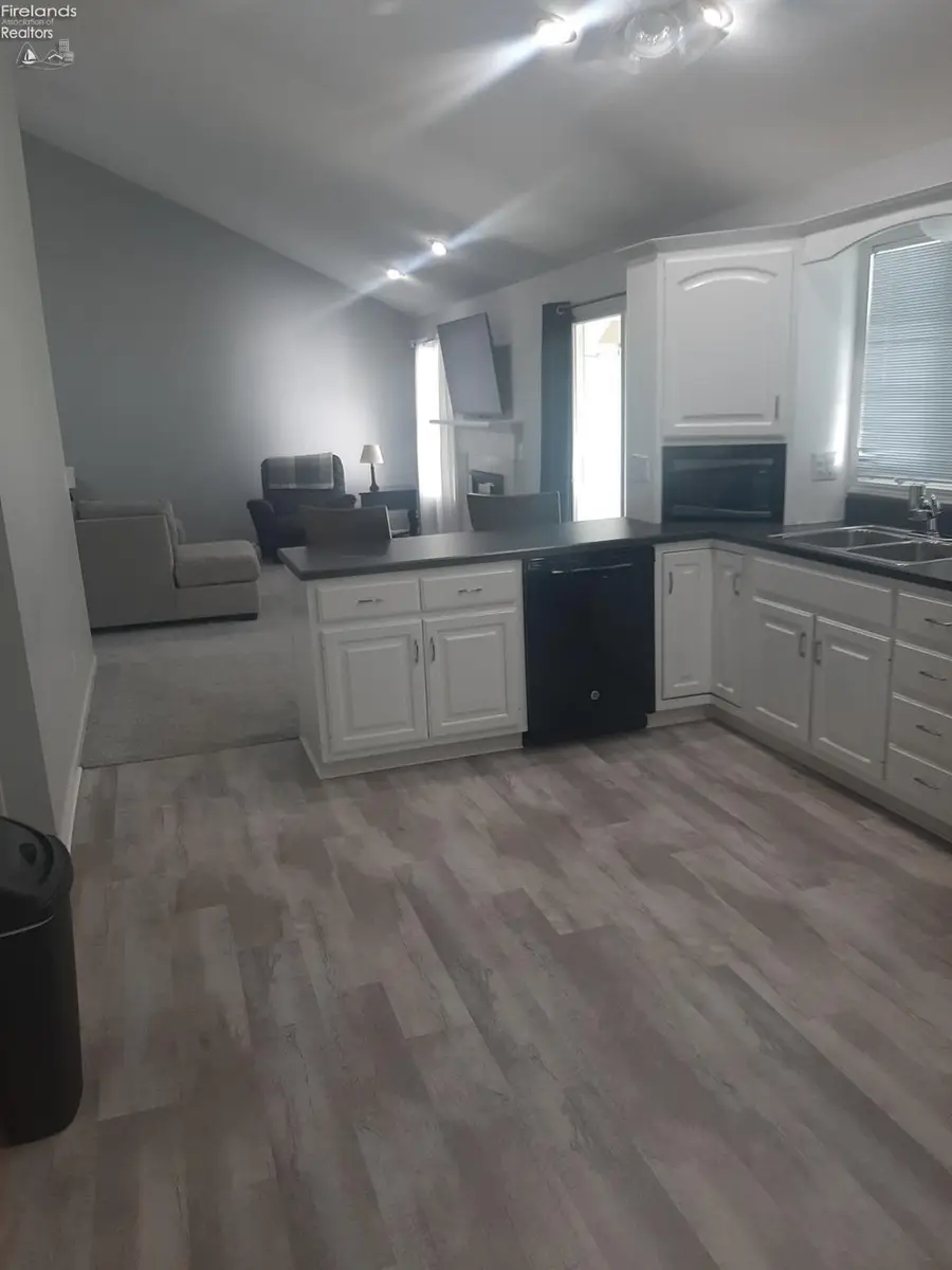 110 Roth Court, Bellevue, OH 44811 - #2