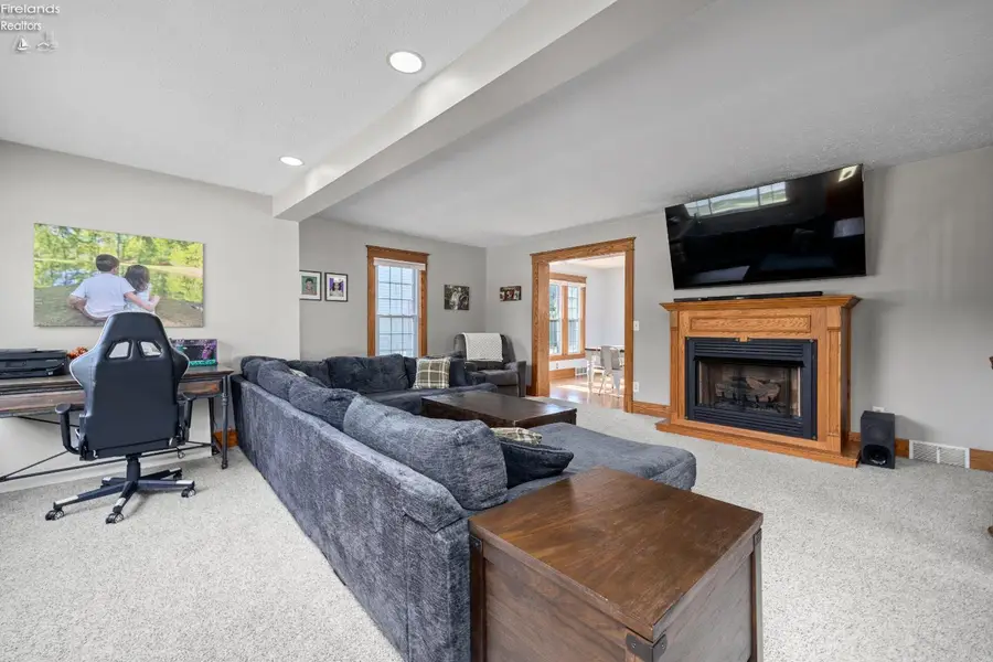 203 E. Main St., South Amherst, OH 44001 - #2