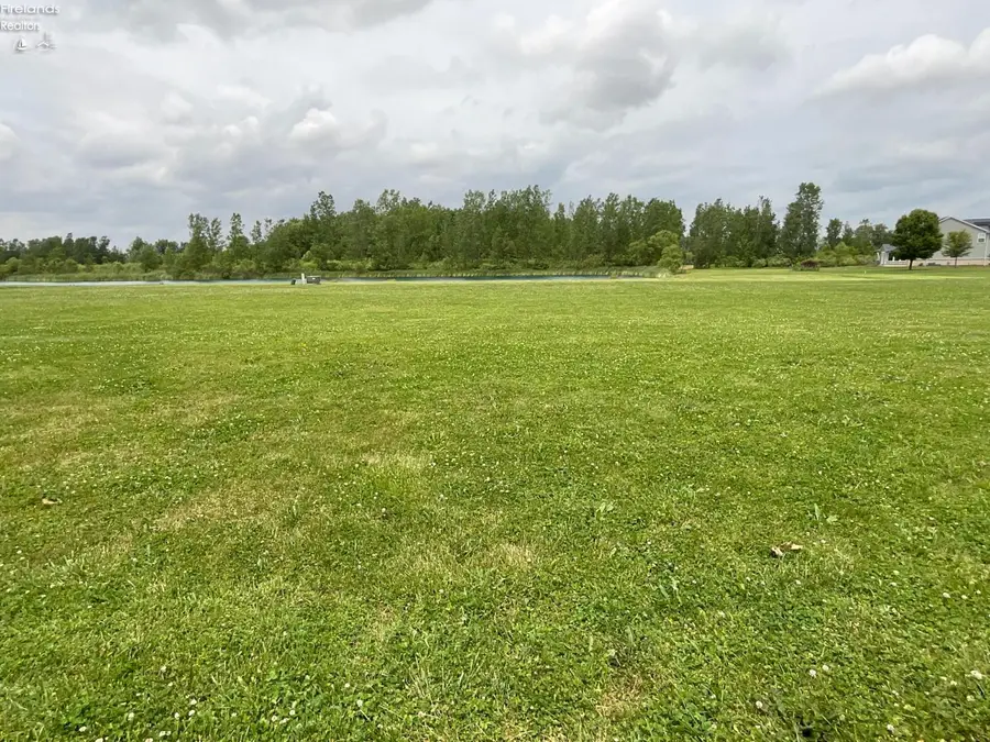 2124 Pinehurst Trail, Fremont, OH 43420 - #3