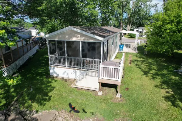 187 Driftwood Parkway, Port Clinton, OH 43452