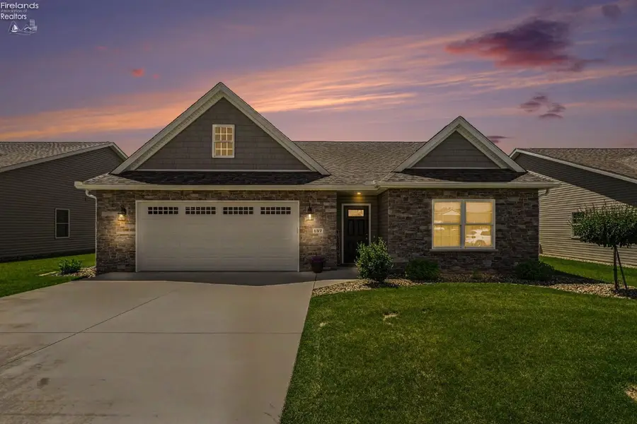 137 Centennial Drive, Bellevue, OH 44811 - #2