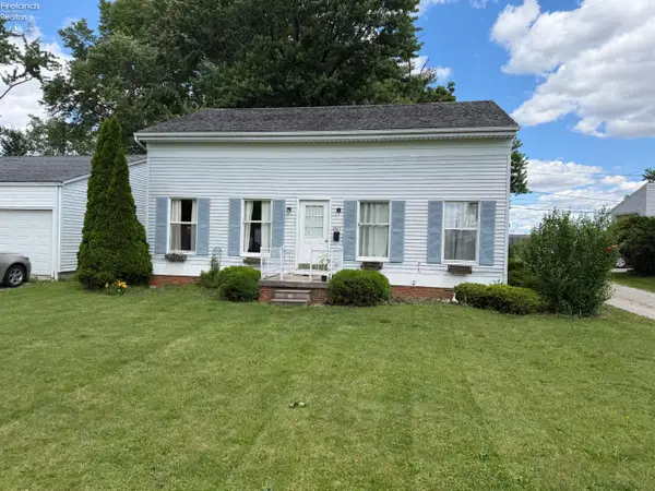 1025 S Myrtle Avenue, Willard, OH 44890